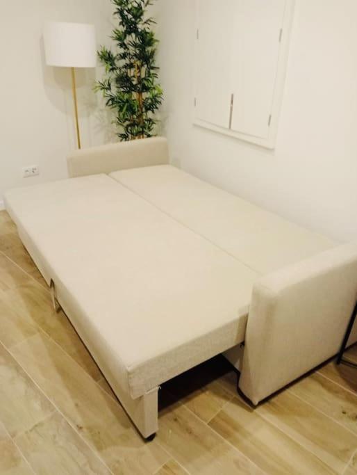 Graceful 1 Bedroom - G203 Holiday home